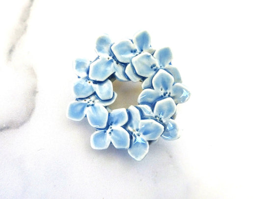 Flower brooch <Nichinichiso> light blue