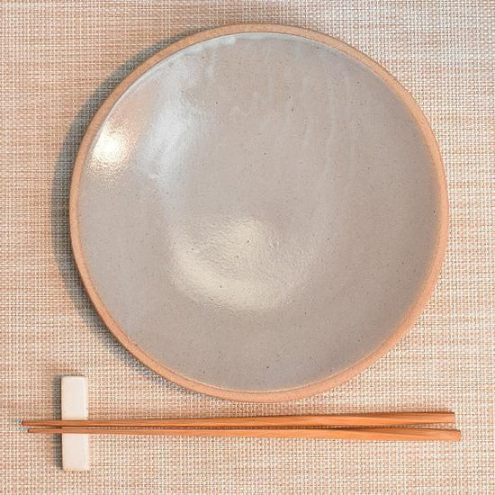 Gray Soil Plate Medium Grayish Western Tableware Round Medium Plate, Made in Japan, Minoyaki, Stylish, Modern
