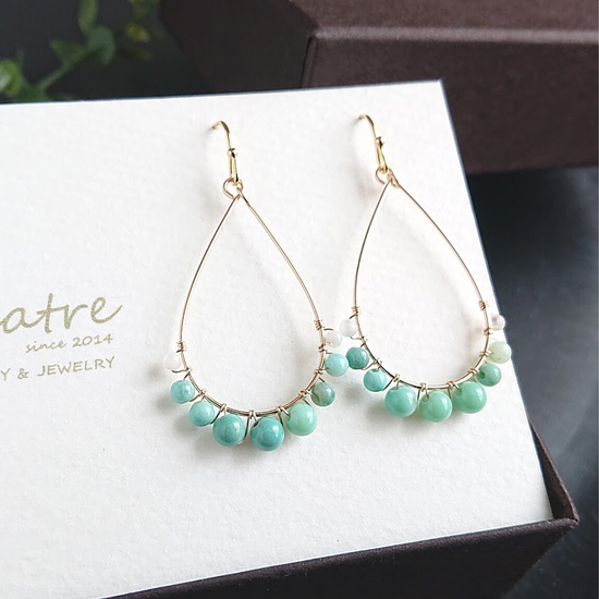 Green chalcedony Pierced earringsB muse