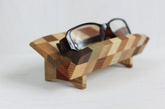 Marquetry glasses rest