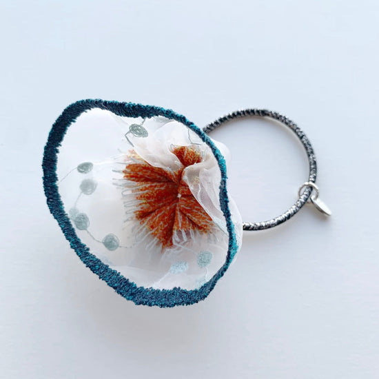 new!!! hair tie (snow scene orange) hair tie (snow scene orange)