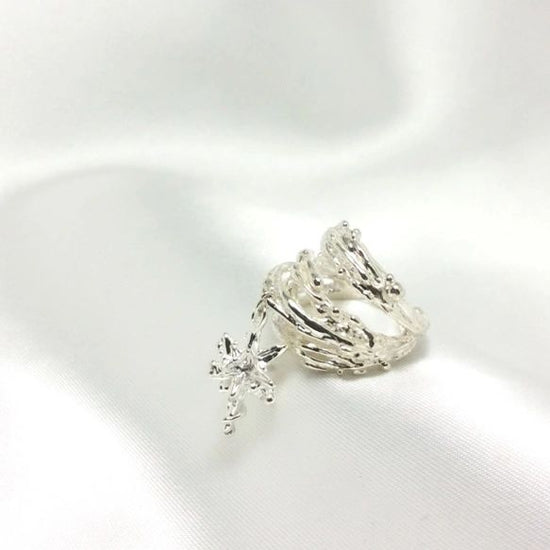 Shooting star ear cuff