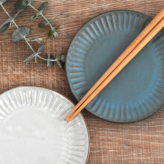 Black pottery shinogi 15cm round dish milky white, white type, Western tableware, round medium dish, made in Japan, Minoyaki, stylish, modern.