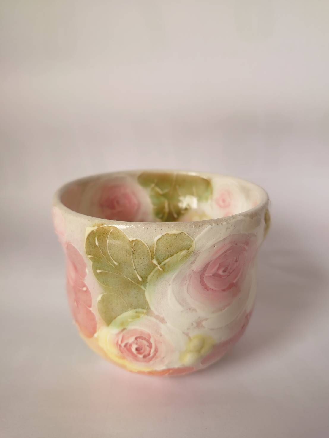 스튜디오 유즈리하 후쿠후쿠 그릇, 매우 아름다운 변형된 흰색 장미, 유약 장미 43429 – orosy, image size:1108x1477