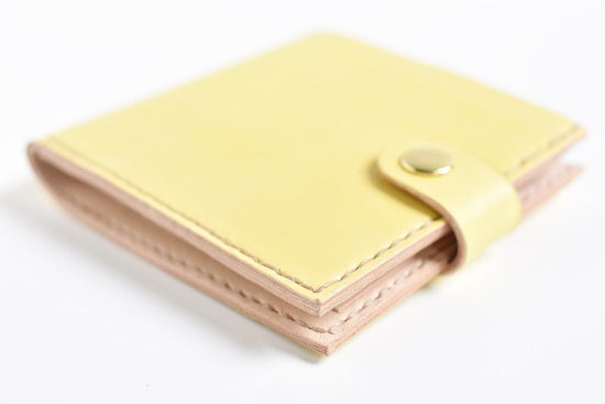 Lemon No.52 (Bifold wallet with hook)