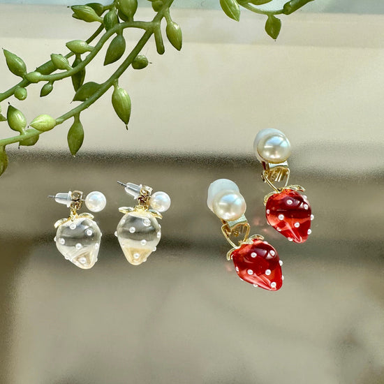 Simple Strawberry Pierced earrings and Clip-on earrings