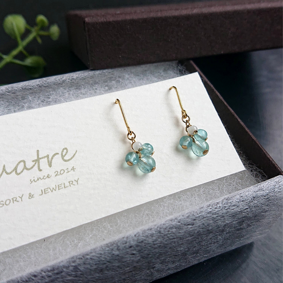 아파타이트 피어싱 이어링 콰트르