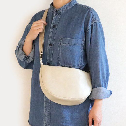 [Moon shoulder bag made of ultra light, water and scratch resistant high quality vegan leather (made to order)