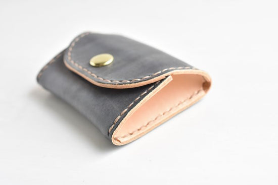 the Black No.52 (box-shaped coin purse)