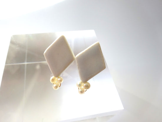 Hishigata Freshwater Pearl Pierced Earrings / Clip-on Earrings Ice Color