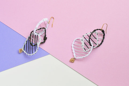 Geometric mobile(Monotone)