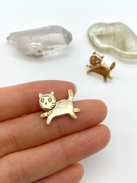 Murph pierced earrings | kitten | gold