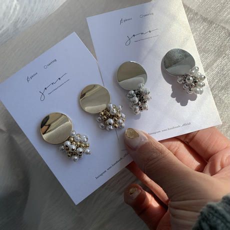 Metal Pearl Volume Pierced Earrings/Clip-on earrings