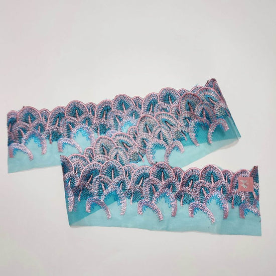 ◆Half collar of peacock feathers blue-pink