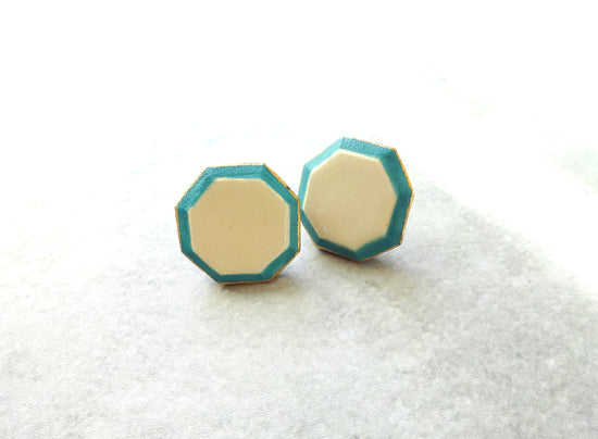 jewel cut classical pierced earrings/Clip-on earrings (white)