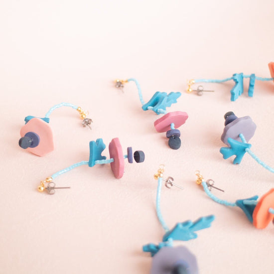 enogu -botanic- anemone type-a [Pierced earrings/Clip-on earrings].