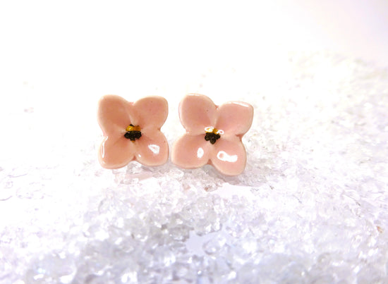 Small Flower Pierced / Earrings Pink