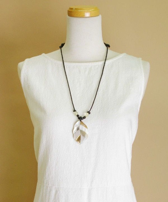 Shellwood Leaf Top Necklace A24WPN124NA