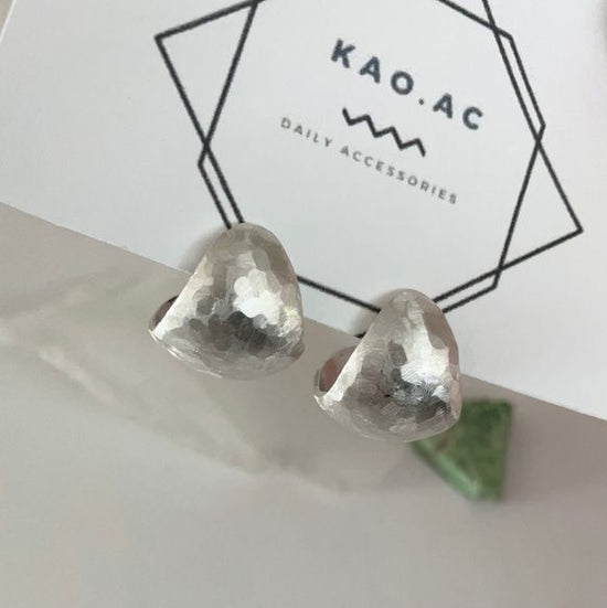 Small [silver950▲sankaku△curlPierced earrings]silver "resin Clip-on earrings 18k post changeable " small