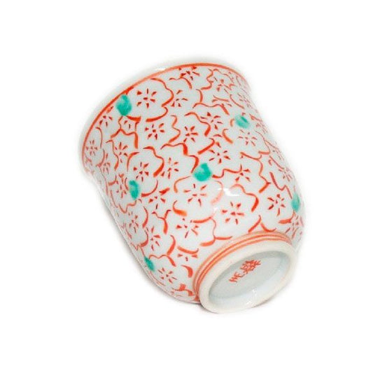 [Eisyou] Teacup with design of plum tree in red glaze