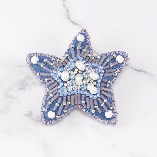 Very light star brooch, happy feeling 11