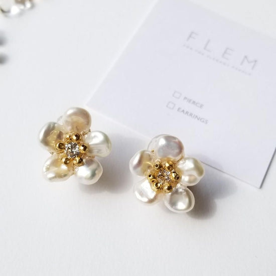 Shell Flower Clip-on earrings and Pierced earrings