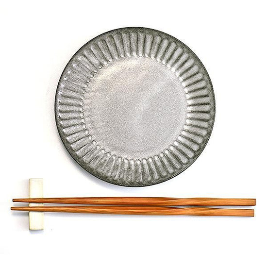 Black pottery shinogi 15cm round dish, ivory grayish Western tableware, round medium dish, made in Japan, Minoyaki, stylish, modern.