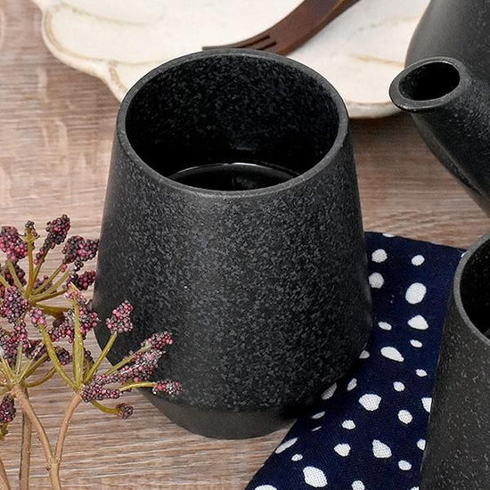 Frustum teacup, black, black type, Japanese tableware, teacup, made in Japan, Minoyaki, stylish, modern
