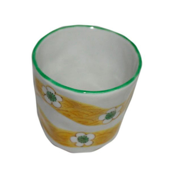 [Eisyou] Teacup with hand-rolled white flower design