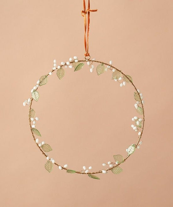 Glass bead wire wreath white M34-2571