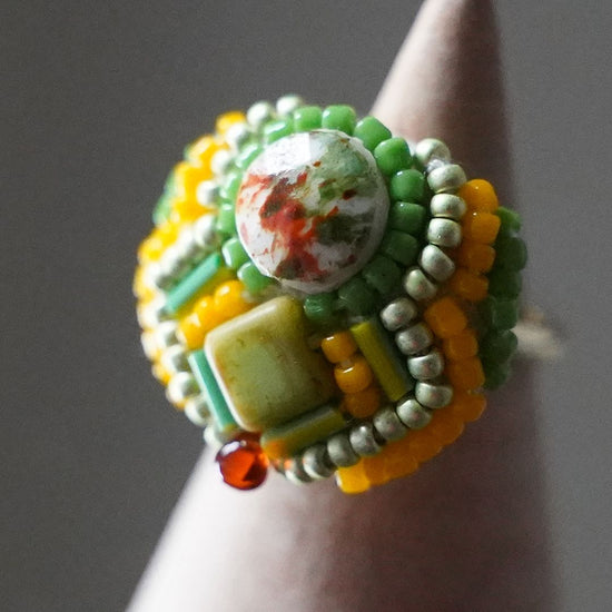 Chatty ring 30 free size bead embroidery ring round green orange colorful multi-color vitamin color