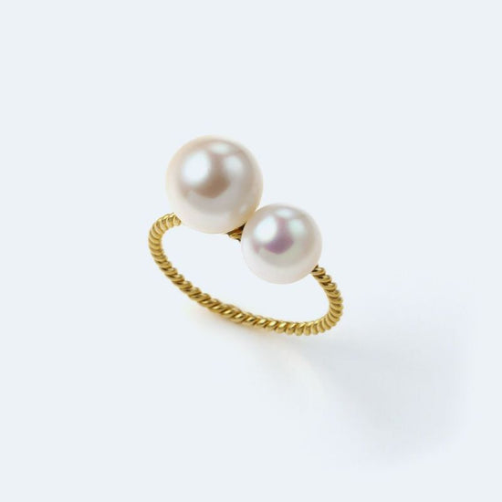 mili two pearl ring