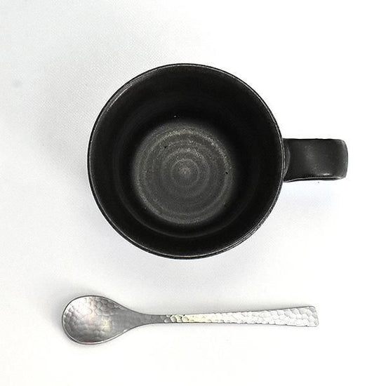 Linka Black Mug, black Japanese tableware, mug, made in Japan, Minoyaki, café style, stylish.