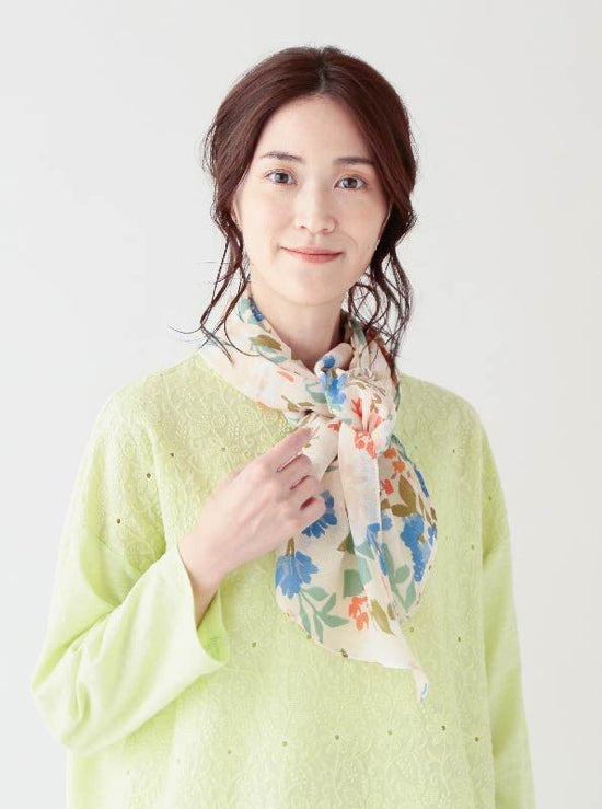 Colorful printed shawl with floral pattern (2 colors)Silk cotton