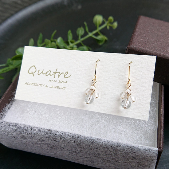 White topaz Pierced earrings quatre