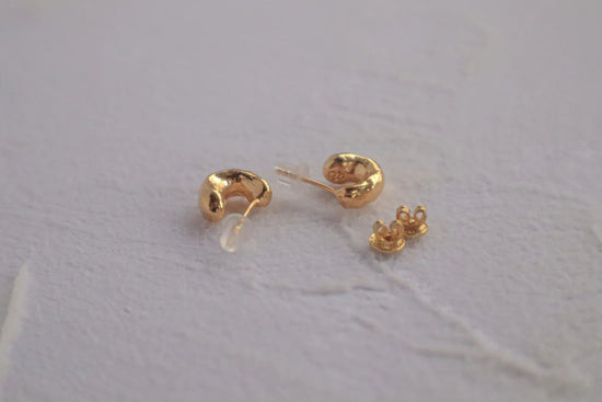 Small Curving Earrings