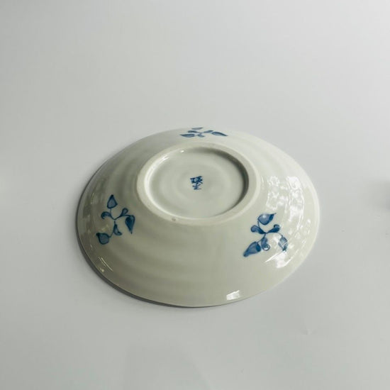 [Eisyou] 5" dish with a design of fish in a net