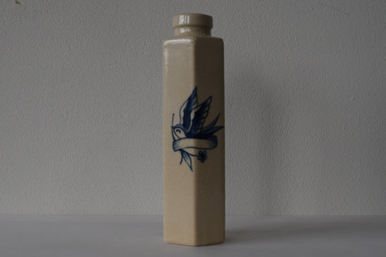 vase swallow with name