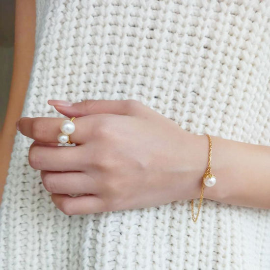 mili two pearl ring