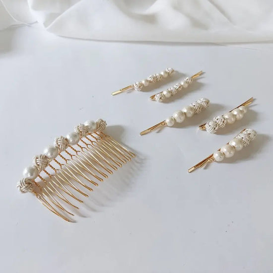 Tamamusubi and cotton pearl hair comb