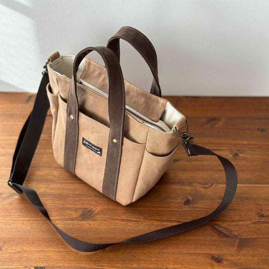 Bio-washed canvas shoulder bag in dark beige