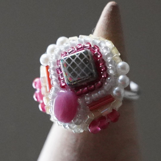 Chatty ring 73 free size bead embroidery ring pink square multicolor