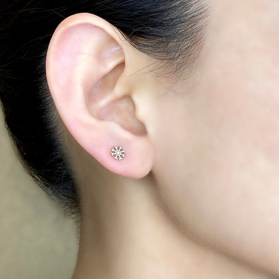 Colt stud Pierced earrings [Dream Symbol - K18YG].