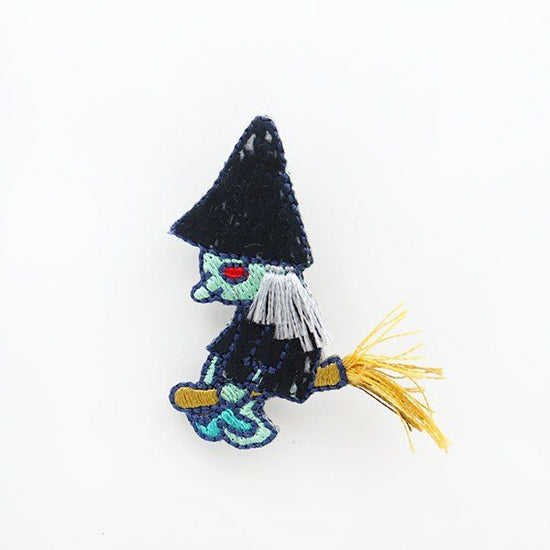 [Old work] Pokeface witch broomstick batch, black brooch