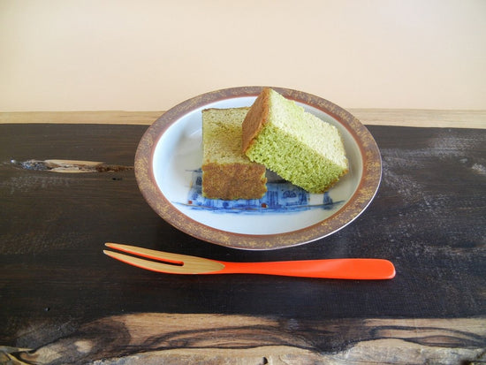 Small gold-colored machikado plate