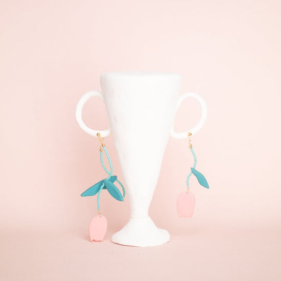 enogu -botanic- tulip type-a [Pierced earrings/Clip-on earrings].