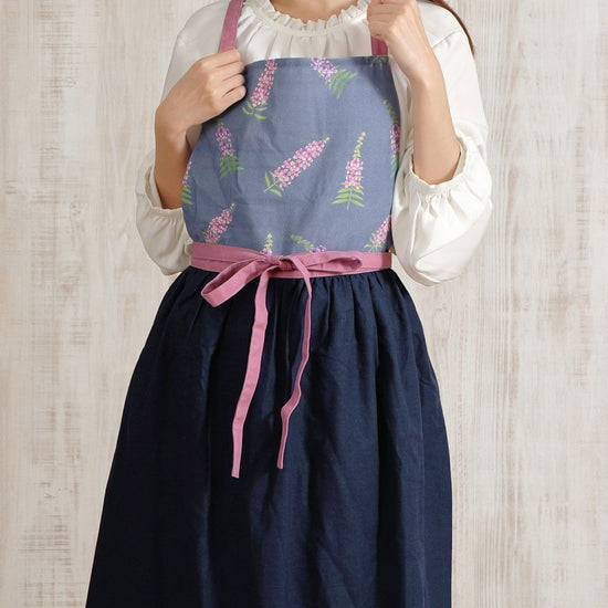 Long wide gathered apron with angelonia pattern D-0004