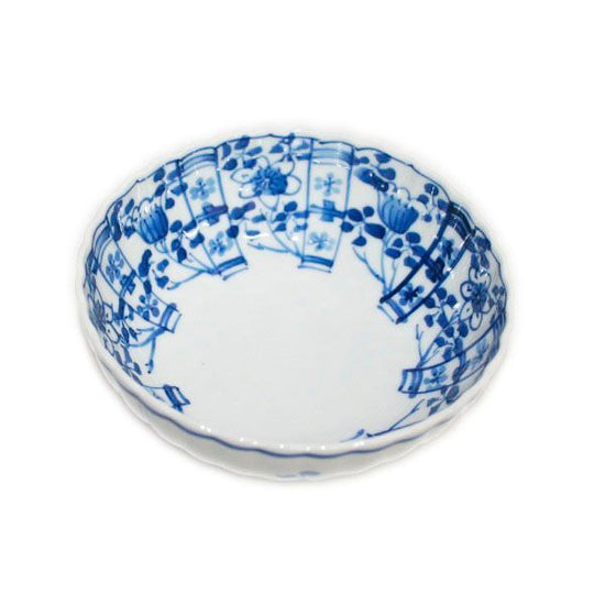 [Eisyou] Four-sided chrysanthemum-shaped bowl with design of flowers and grasses