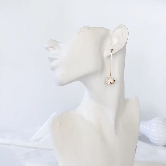 Pierced earrings / Clip-on earrings of Tamamusubi Tied with Beads