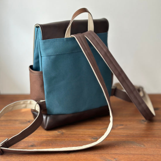 Canvas and synthetic leather backpack (mineral blue/cocoa)